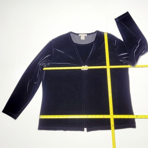 Notations Black Velvet Layered Blouse/Cardigan with Rhinestone Heart Clasp (XL) - Picture 11 of 11